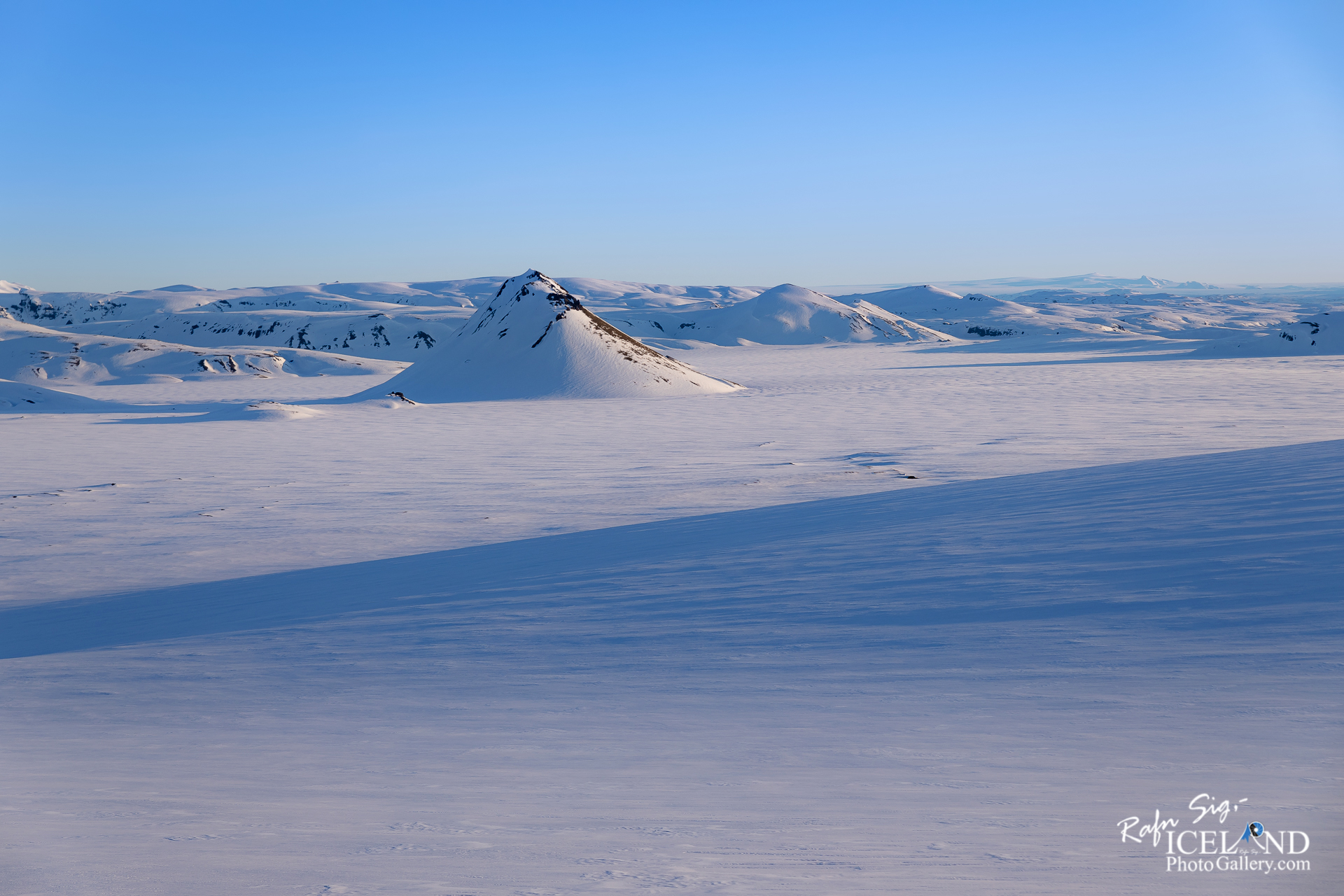 Mælifell Volcano At Syðri Fjallabak - Iceland Photo Gallery