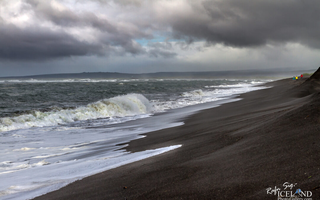 Black Beach at Óseyrartangi – Iceland Landscape Photography