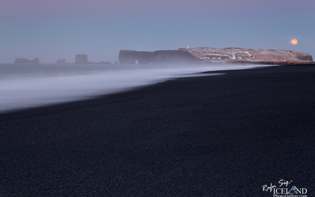 Iceland Winter Night, Landscape Photo │ Dyrhólaey peninsula from Black Beach