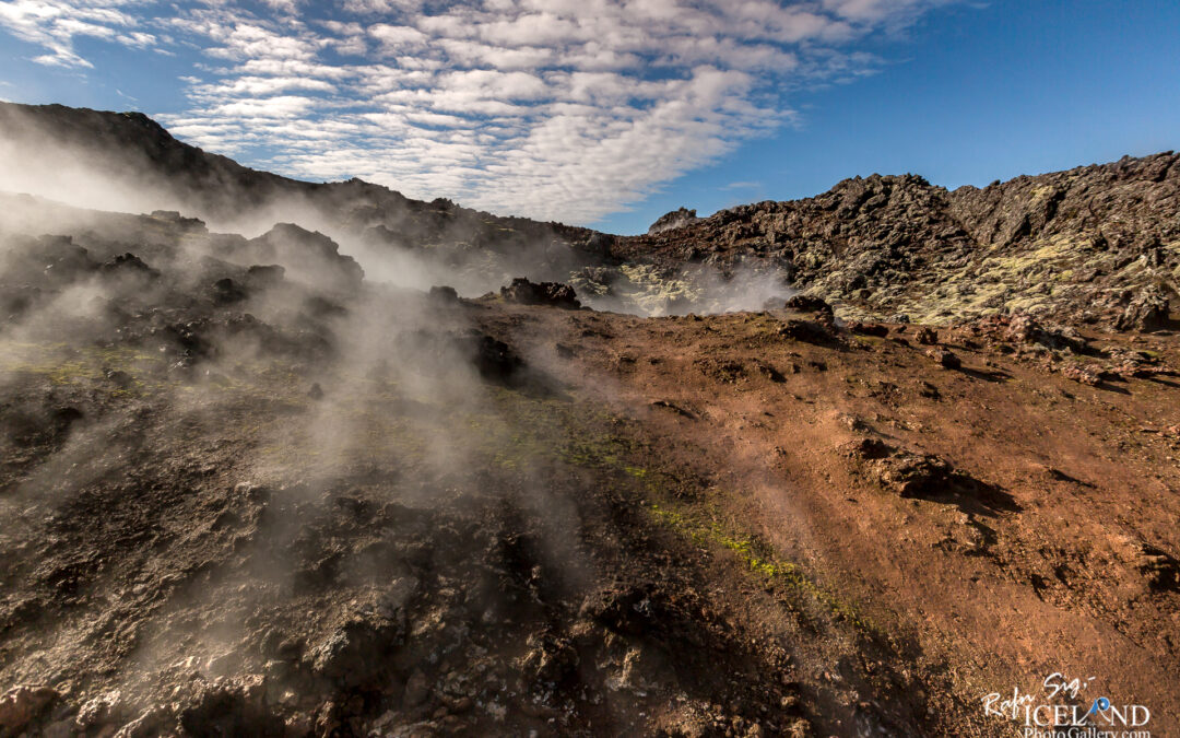 The CrateThe Crater is boiling – Iceland landscape photo