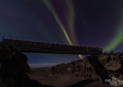 Northern lights at Bridge between continents │ Iceland