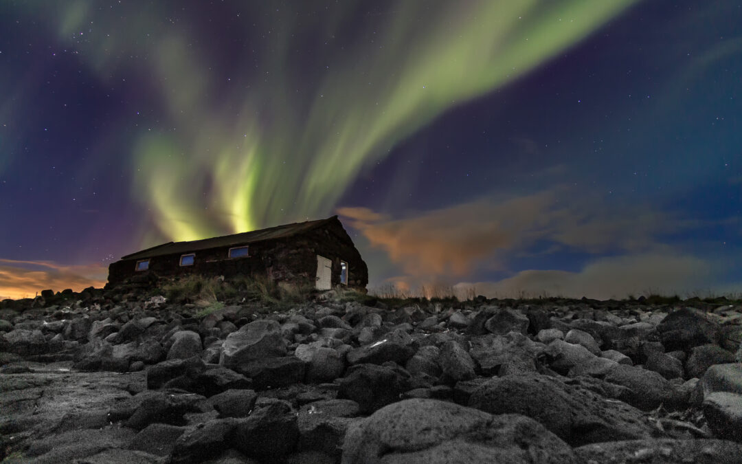 Northern lights at Vatnsleysuströnd – Iceland Photo Gallery
