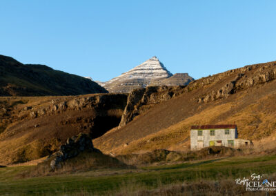 Strýta Farmhouse│ Iceland Landscape Photography