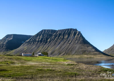 Veðrará ytri with the mountain Mosvallahorn │ Iceland Landsc