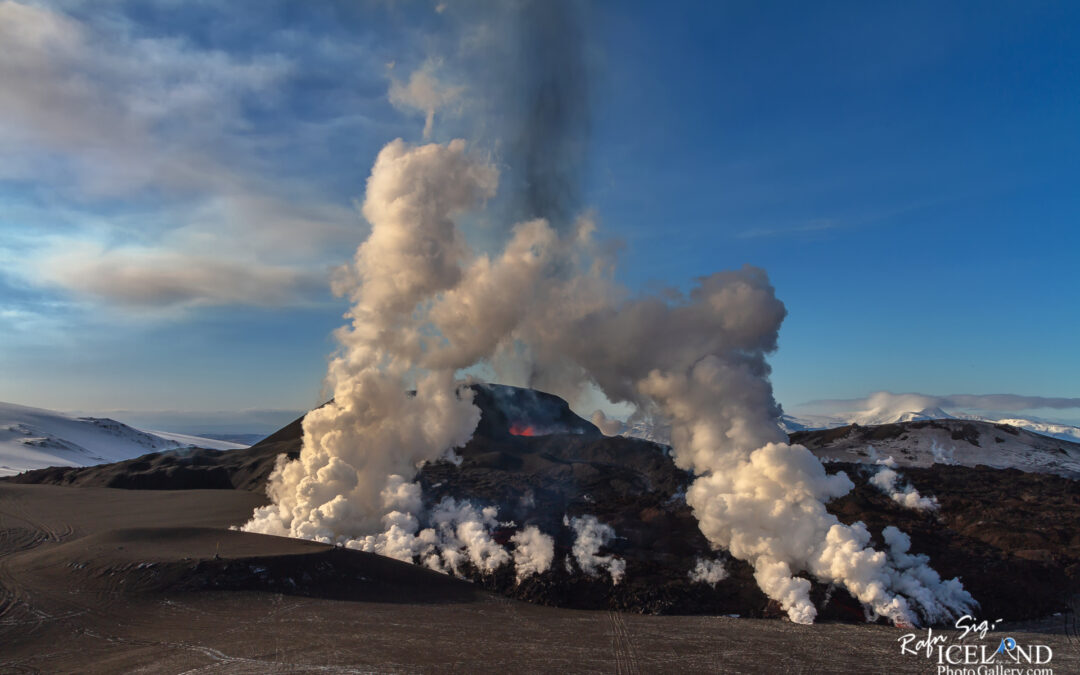 Fimmvörðuháls Volcanic Eruptions – Iceland Landscape Photography