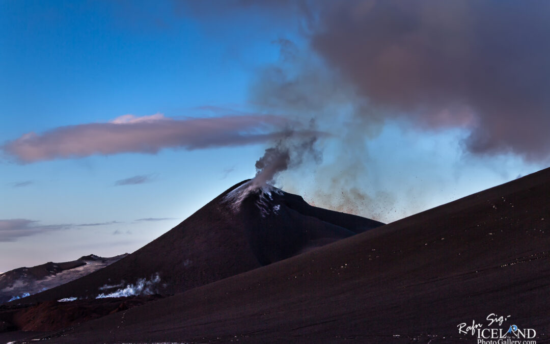 New Mountains Magni and Móði – Highlands – Iceland Landscape