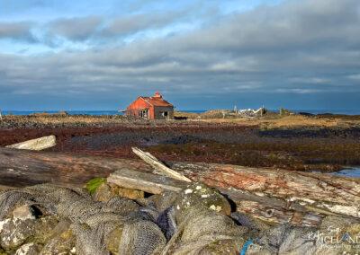 Old fishing tackle house at Atlagerðistangi (2004) │ Iceland Photo Gallery