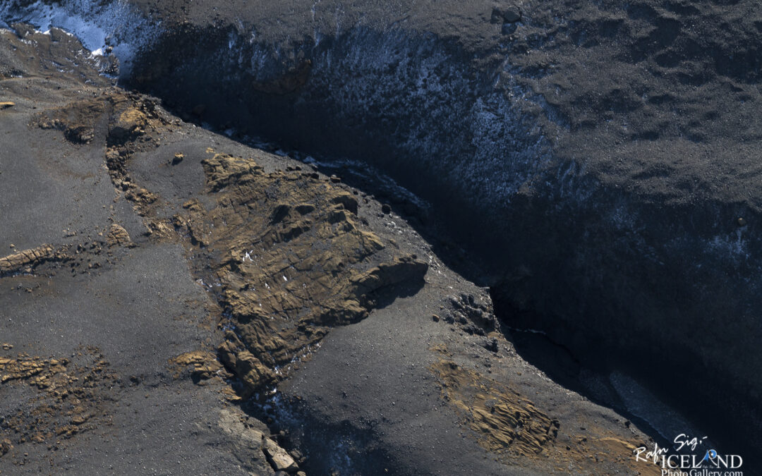 At the edge of Vatnajökull Glacier – Iceland Photo Gallery