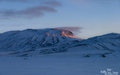 Dómadalslieð á Hálendi Íslands in the twilight winter