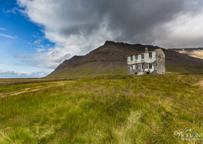 Stapadalur abandoned farm │ Iceland Landscape Photography