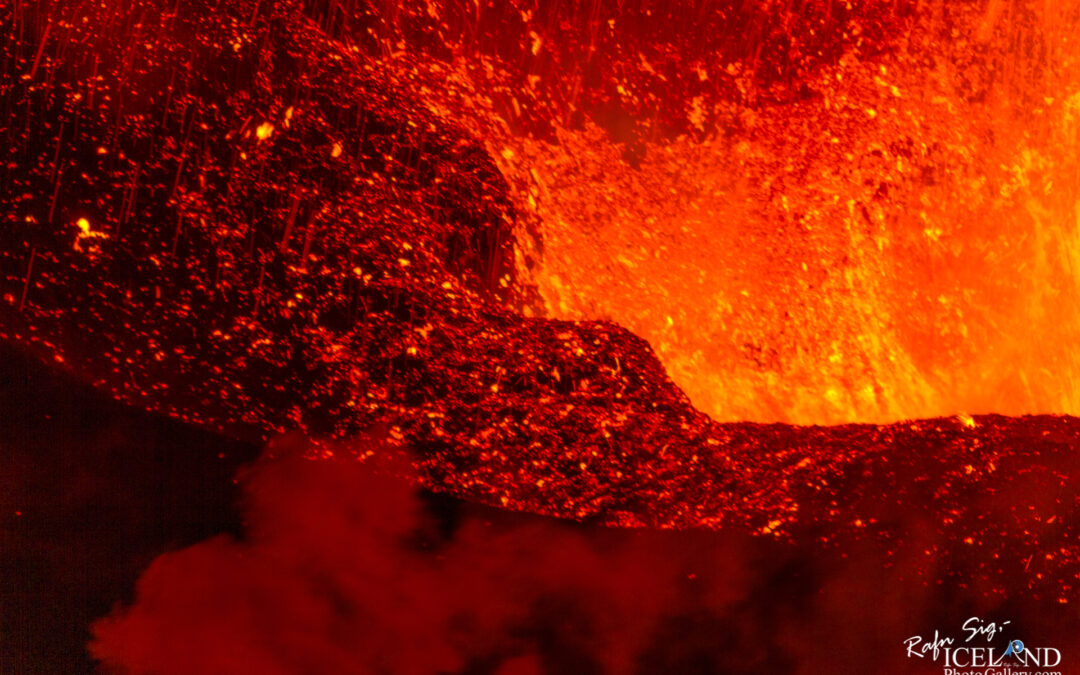 Fimmvörðuháls Volcano Eruption